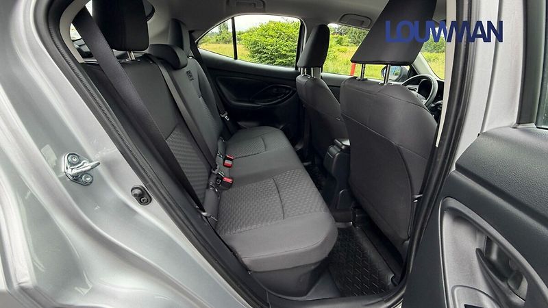 Toyota Yaris Cross 1.5L HEV CVT  Comfort - fotka 21 z 25