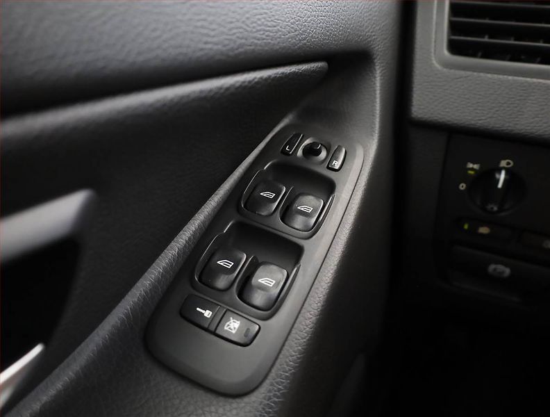 Volvo XC90 (2012) D5, 4X4, Automat, 7 míst - fotka 11 z 15