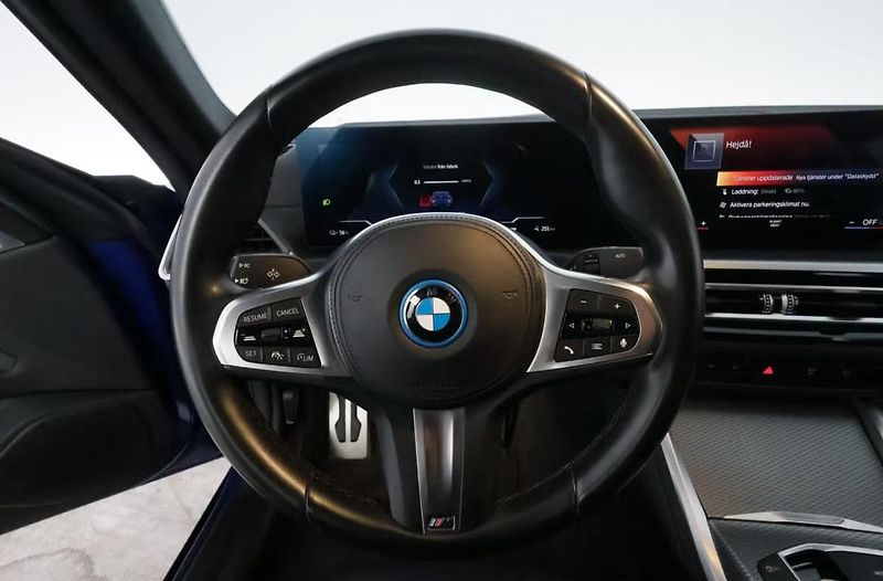 BMW i4 eDrive40 GC Tažné Ambient Kam - fotka 13 z 28
