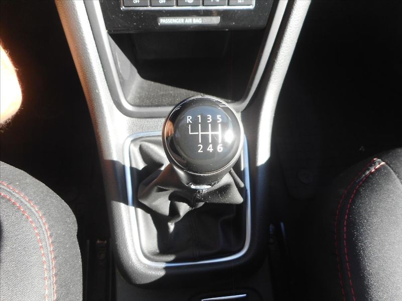 Volkswagen Sharan 2,0 TDi SOUND - fotka 20 z 38