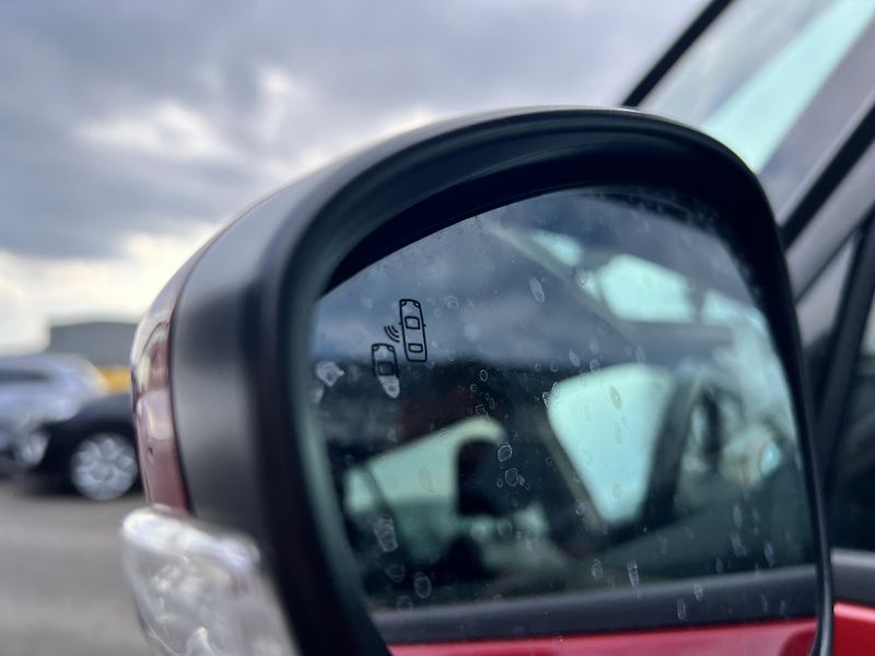 Citroën Grand C4 Picasso 2.0HDi 7MÍST KAMERA KLIMA ČR - fotka 45 z 49
