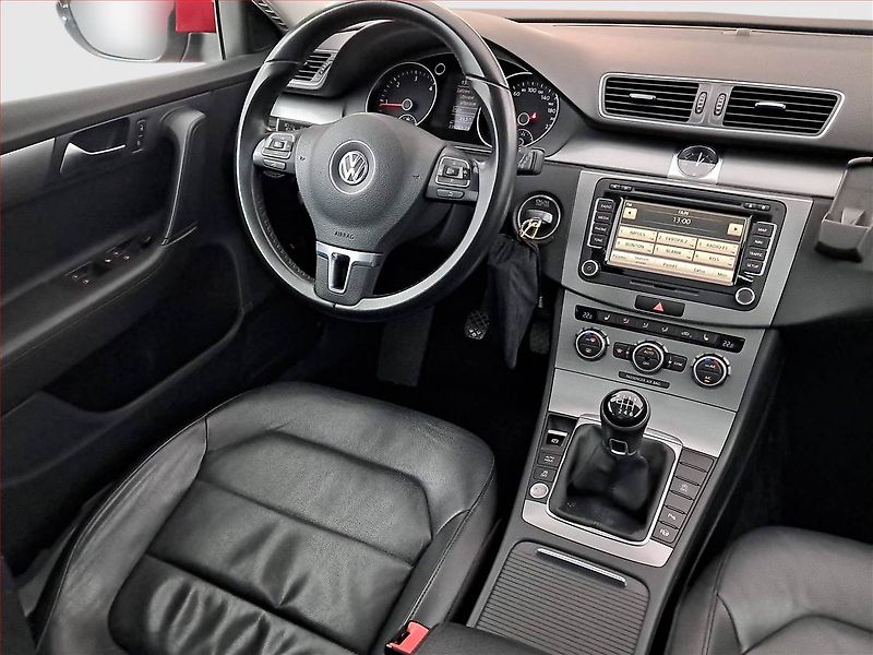 Volkswagen Passat (2014) 2.0 TDI, Navi, Xenony - fotka 7 z 23