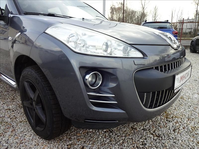 Peugeot 4007 2,2 HDI 115kW 4x4 - fotka 11 z 53