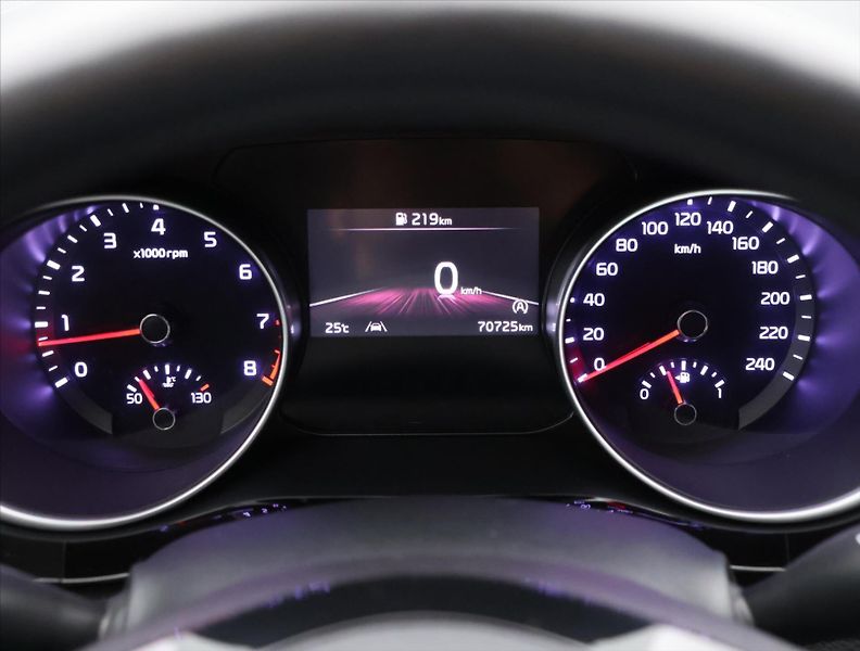 Kia XCeed 1,5 T-GDI 117kW Exclusive DPH - fotka 18 z 34
