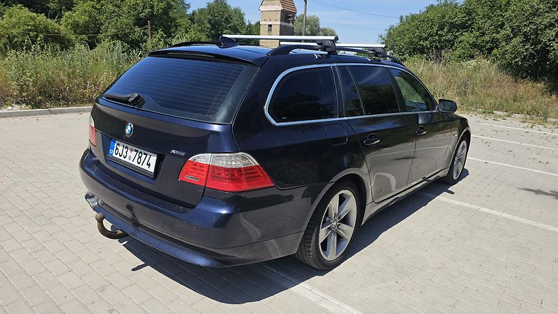 BMW Řada 5 (2008) 530xd - fotka 4 z 17