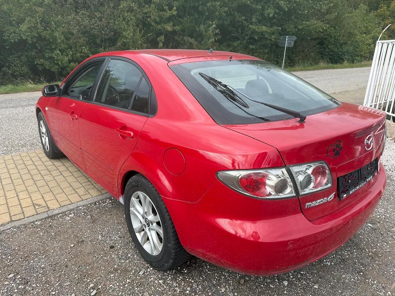 Mazda 6 (2007) 2.0 89kw - fotka 12 z 21