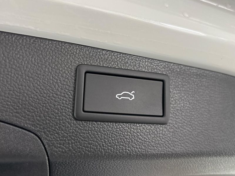 Volkswagen Passat R-Line People - fotka 31 z 31
