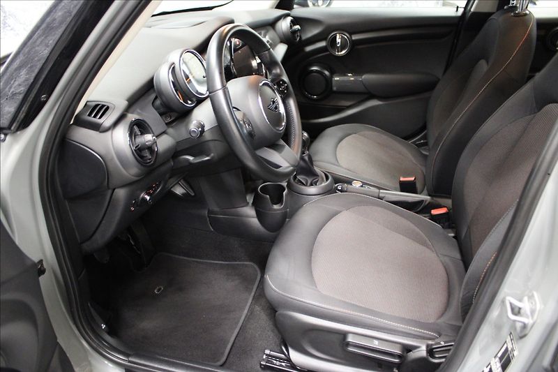 Mini Cooper 1,5 1.majitel CZ - fotka 8 z 37