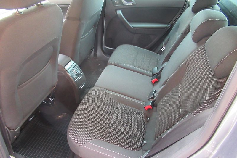 Škoda Yeti 2.0 TDI 4x4 AUT. KLIMA TAŽNÉ - fotka 16 z 31