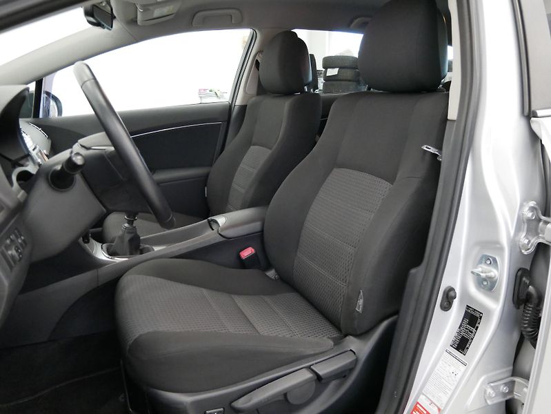 Toyota Avensis - fotka 11 z 24