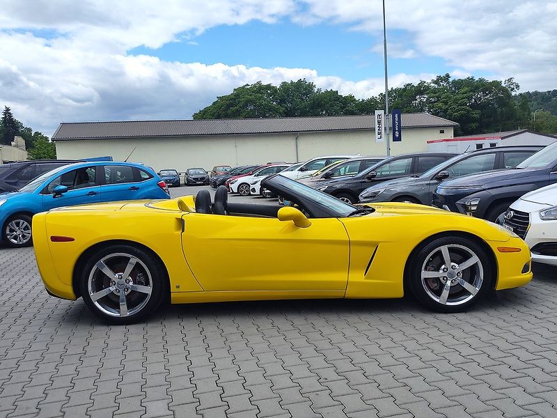 Chevrolet Corvette 6.2L/321kW V8 LS3 Cabrio - fotka 8 z 32