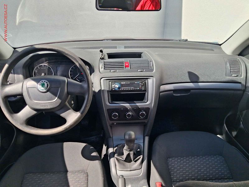 Škoda Octavia (2011) 1.4i 16V, ČR, servis.kniha - fotka 8 z 15