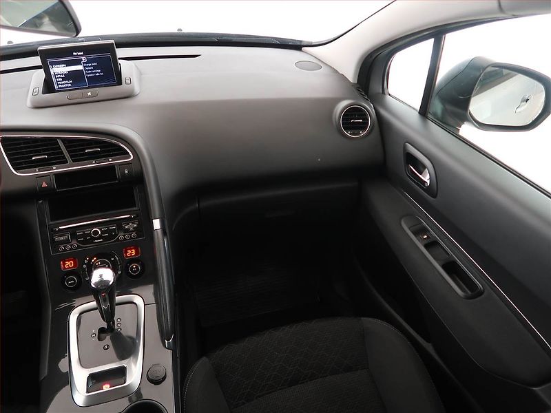 Peugeot 3008 (2014) 1.6 HDi, Automat, Navi - fotka 8 z 24