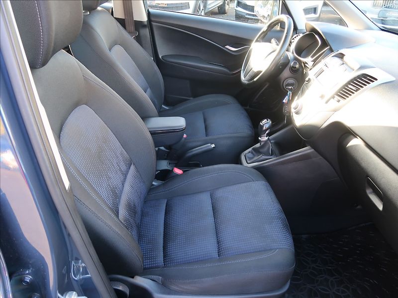 Hyundai ix20 1,6 CVVT,92kW,1majČR,Serv.kn. - fotka 13 z 27