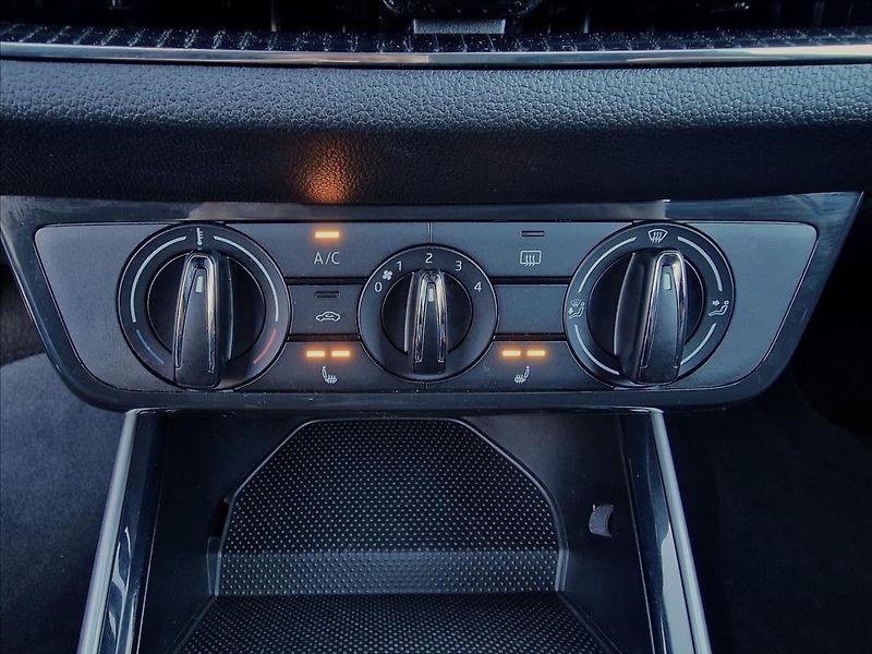 Škoda Fabia 1.0 TSI Style,Původ ČR,1.Maj. - fotka 35 z 49