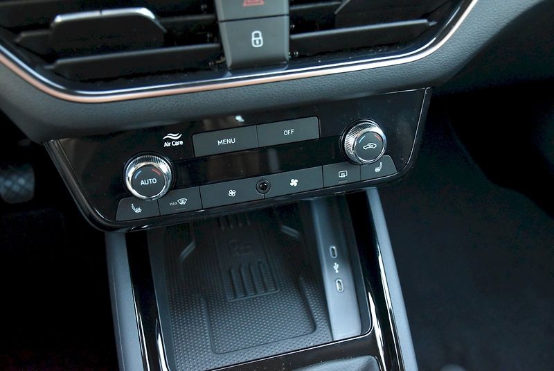 Škoda Kamiq (2025) Top Selection 1,0 TSI 85 kW 6- - fotka 16 z 33
