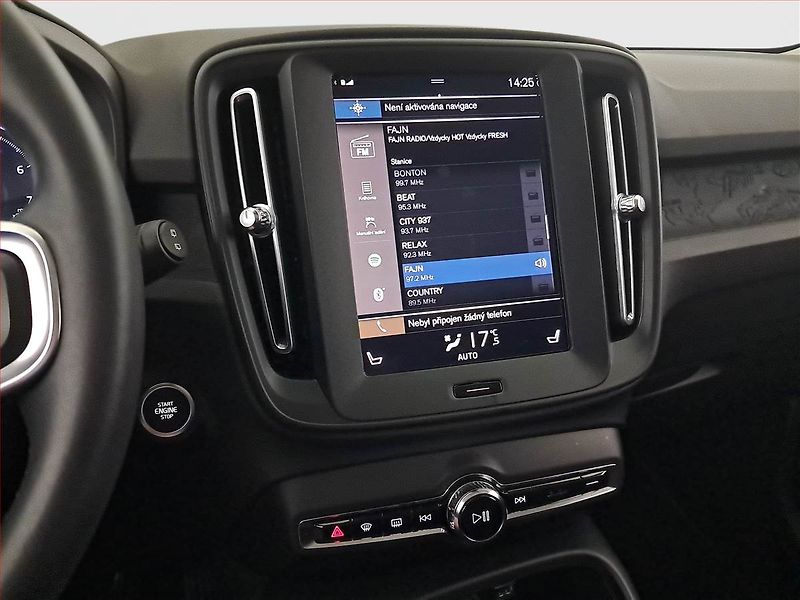 Volvo XC40 (2022) T2 - fotka 12 z 22
