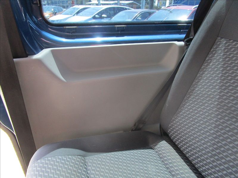Volkswagen Transporter 2.0TDi Klima, 8 míst - fotka 32 z 42