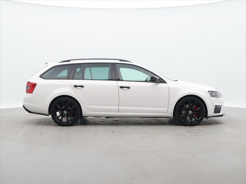 Škoda Octavia 2,0 TDI 135kW Xenon RS - fotka 8 z 31