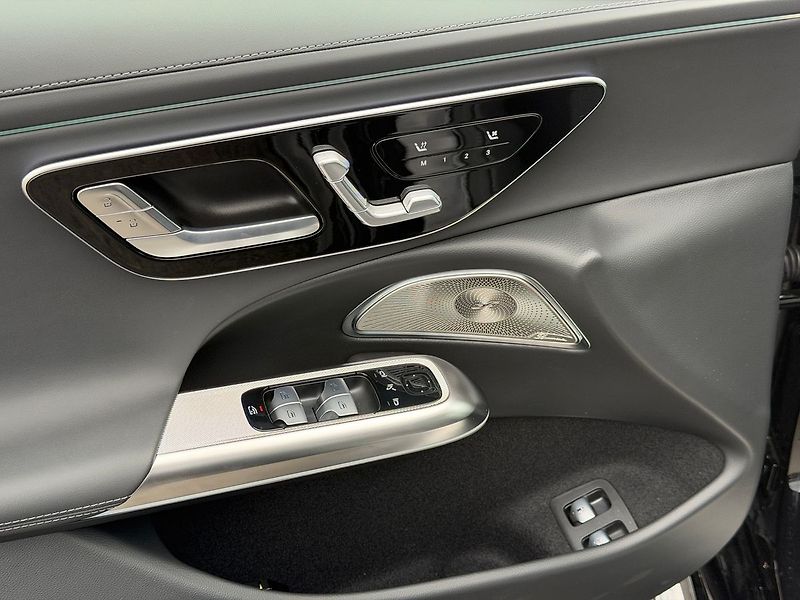 Mercedes-Benz Třídy E (2026) Mercedes-AMG E 53 HYBRID 4MATI - fotka 22 z 37