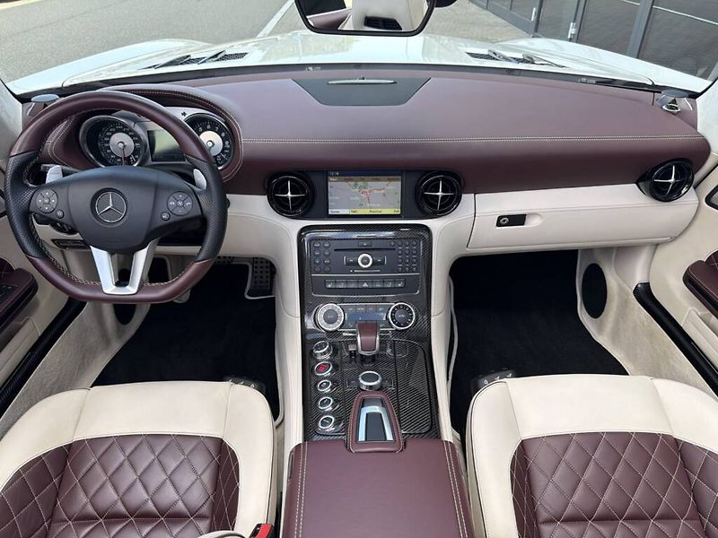 Mercedes-Benz SLS AMG (2013) AMG 63 GT Roadster - TOP - fotka 11 z 27