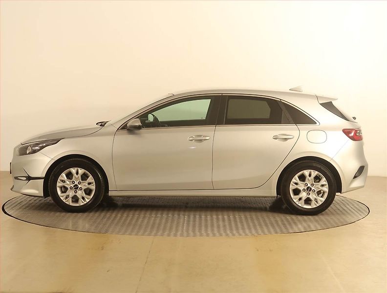 Kia Ceed (2024) Gold 1.5 T-GDI, Tempomat - fotka 3 z 19