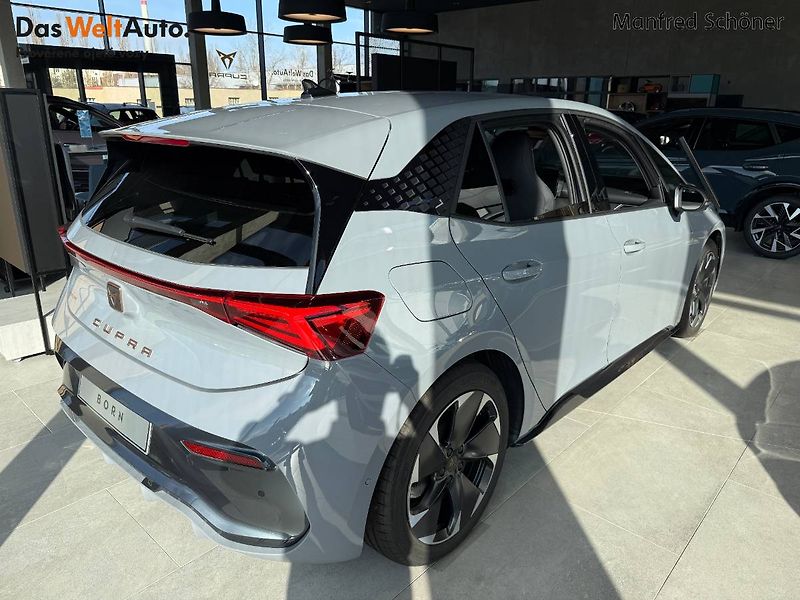Cupra Born (2023) e-Boost 58kWh 170kW  AUTO - fotka 2 z 24