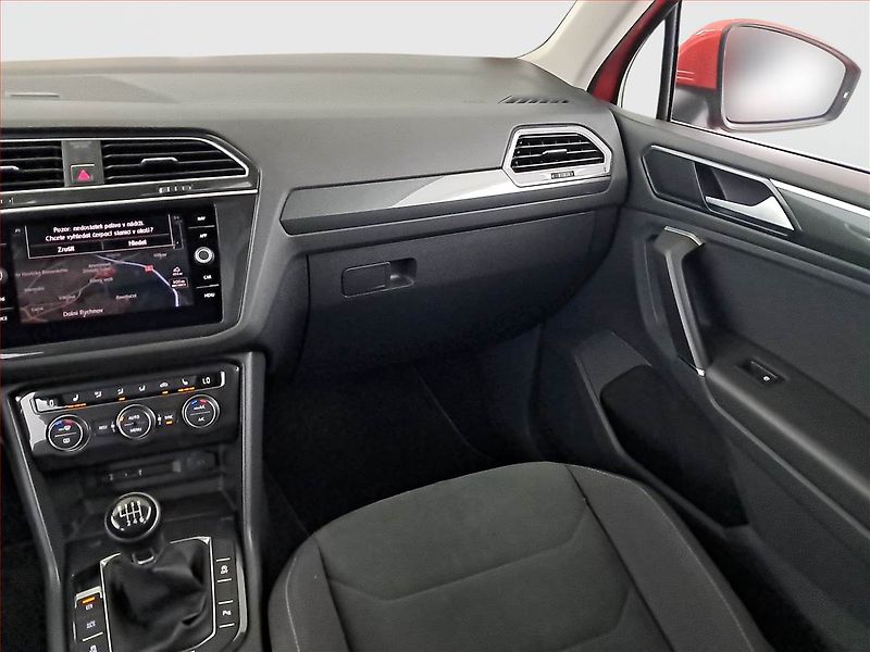 Volkswagen Tiguan (2017) 2.0 TDI, 4X4, Serv.kniha - fotka 8 z 18