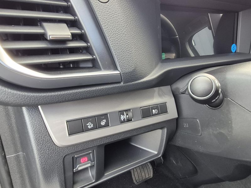 Peugeot Traveller (2026) Allure L3 2.2BlueHDi 180k EAT8 - fotka 21 z 29