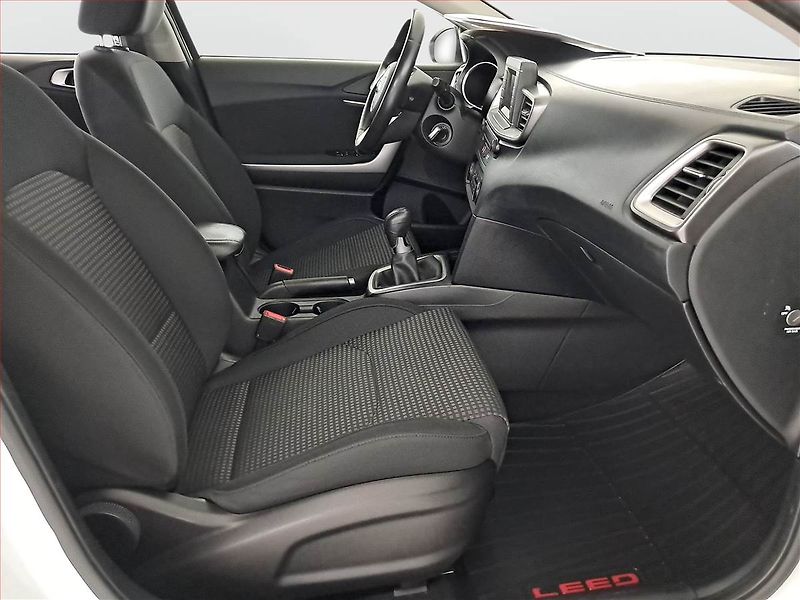 Kia Ceed (2019) 1.4 CVVT, Tempomat - fotka 9 z 15