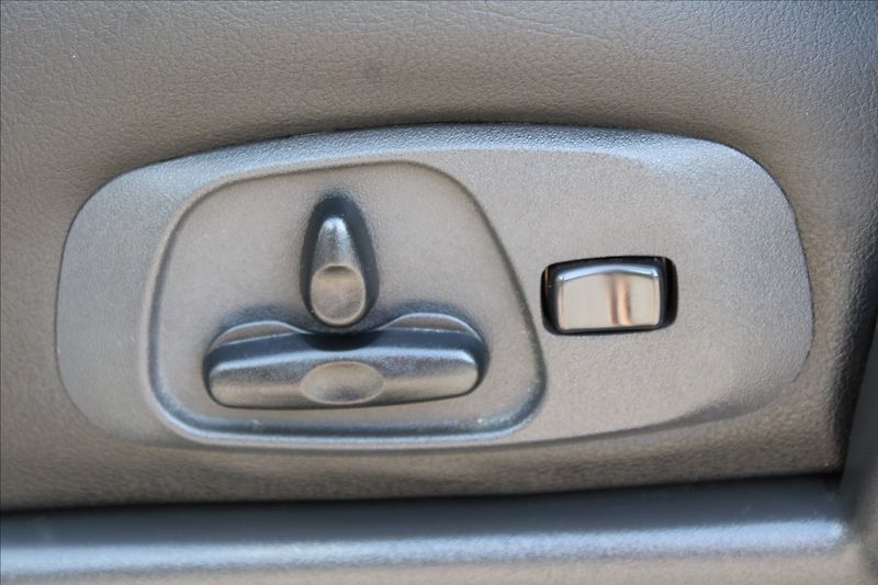 Mitsubishi Pajero 3,2 DI-D  ČR,AUTOMAT,4x4,7MÍST - fotka 25 z 38