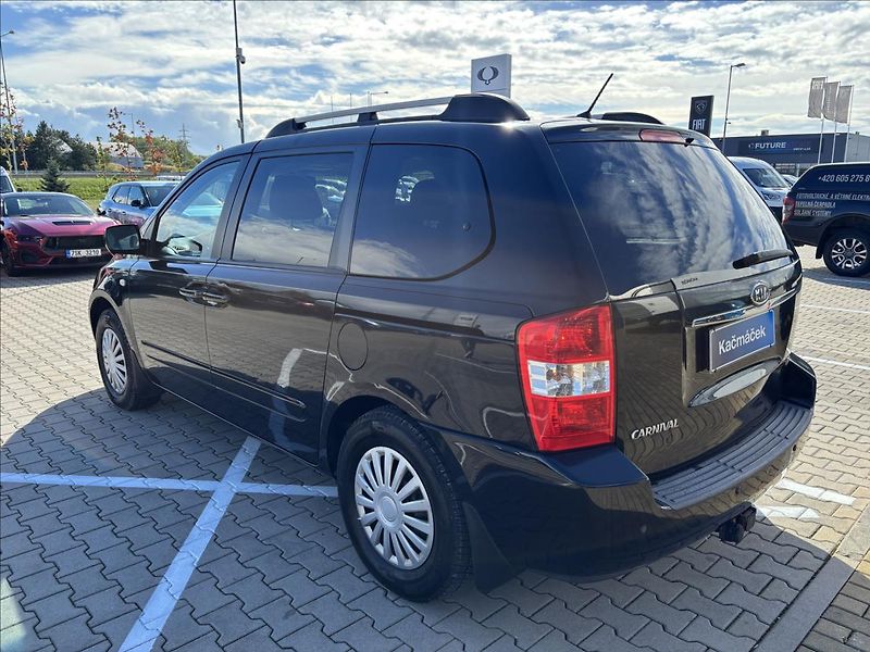 Kia Carnival 2,9 CRDi 136kW 7 Míst - fotka 3 z 43