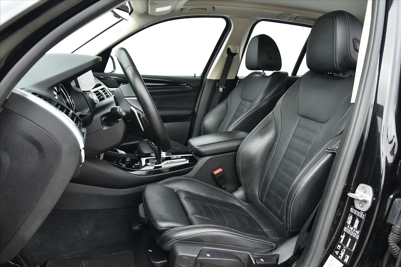 BMW X3 xDrive 20d 140kW XLine HEAD-UP - fotka 10 z 26