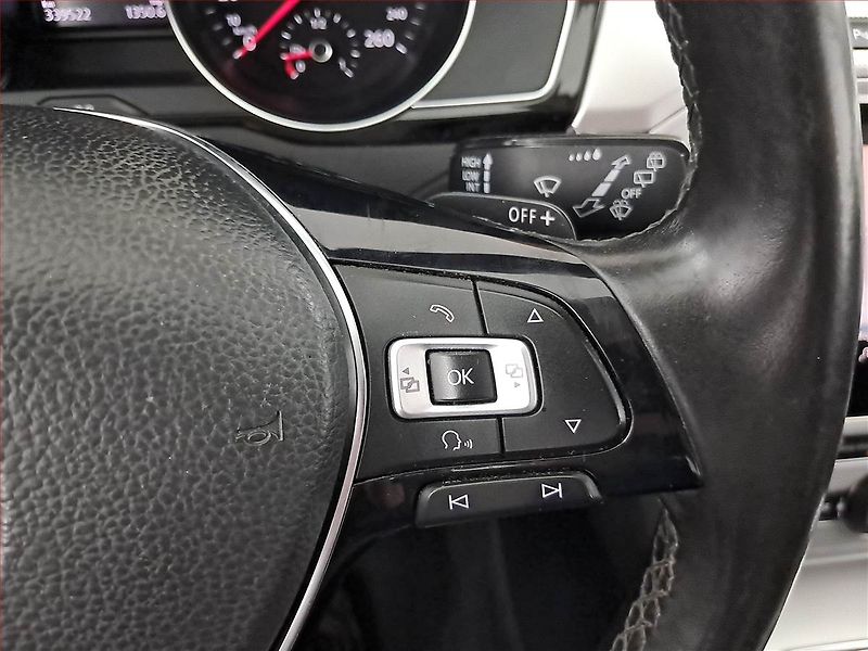 Volkswagen Passat (2018) 2.0 TDI, Automat, Navi - fotka 19 z 21