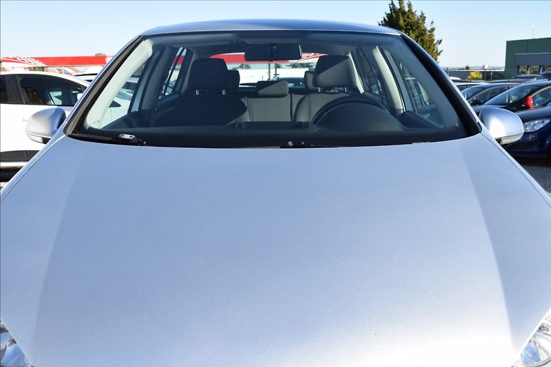 Volkswagen Golf 1,4 MPi 59KW NOVÁ STK ALU - fotka 3 z 35