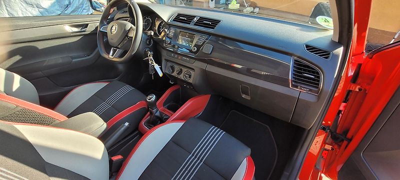 Škoda Fabia (2017) 3 Monte Carlo 1,2TSi 66kW  - fotka 17 z 40