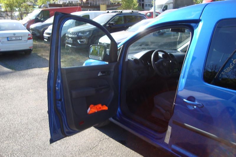 Volkswagen Caddy (2014) 1.6 TDi, Invalid úprava,rampa - fotka 33 z 73