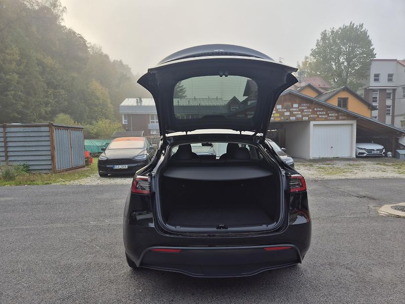 Tesla Model Y LONG RANGE DUAL MOTOR TZ 93,6% - fotka 14 z 48