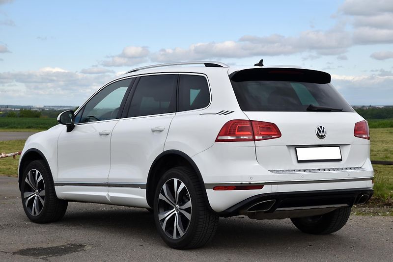 Volkswagen Touareg 3.0 TDi V6 DSG 4M,R-LINE,FACE - fotka 3 z 50