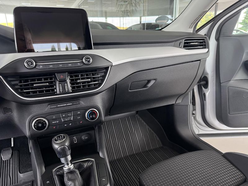 Ford Focus 1,5TDCi 88kW*Navi*Vyhř.Volant - fotka 18 z 32