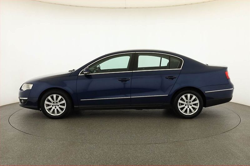 Volkswagen Passat (2007) 2.0 TDI, po STK, Klima - fotka 3 z 13