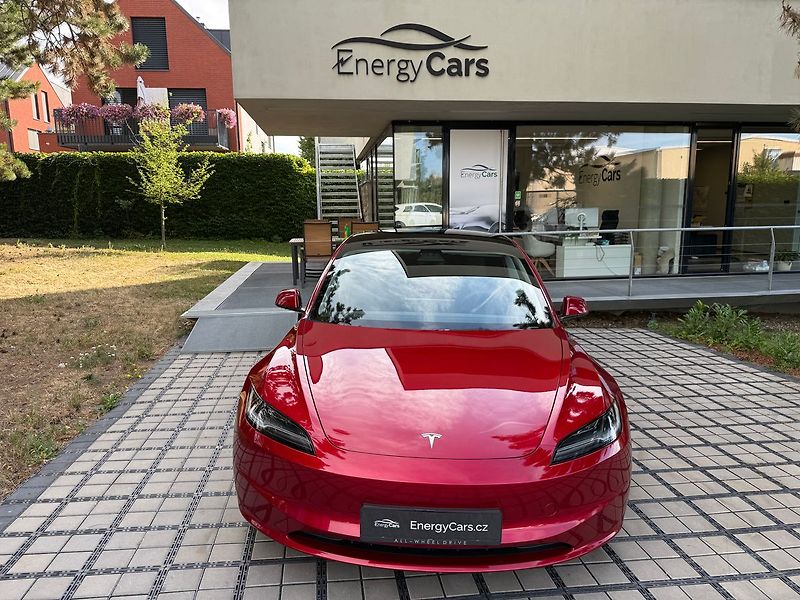 Tesla Model 3 Standart Range Premium - fotka 2 z 37