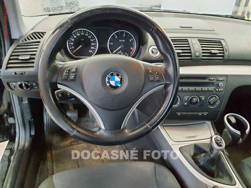 BMW Řada 1 (2011) 2.0 D, AC, temp - fotka 3 z 3