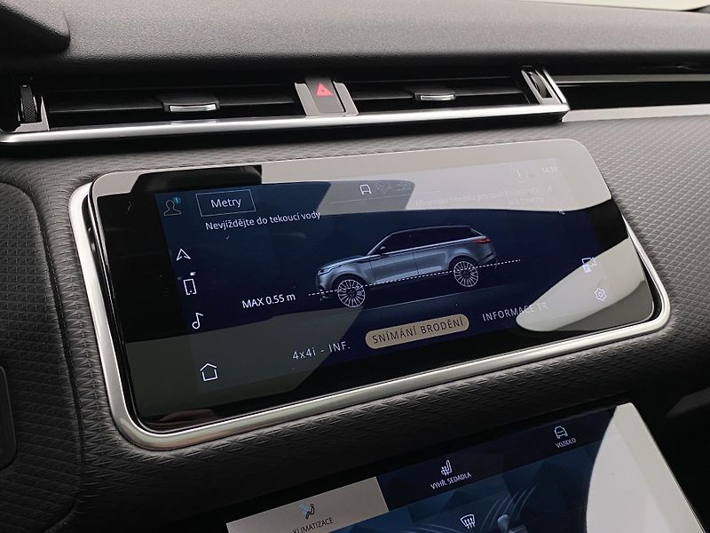 Land Rover Range Rover Velar D200 SE AWD AUT REZERVACE - fotka 44 z 47