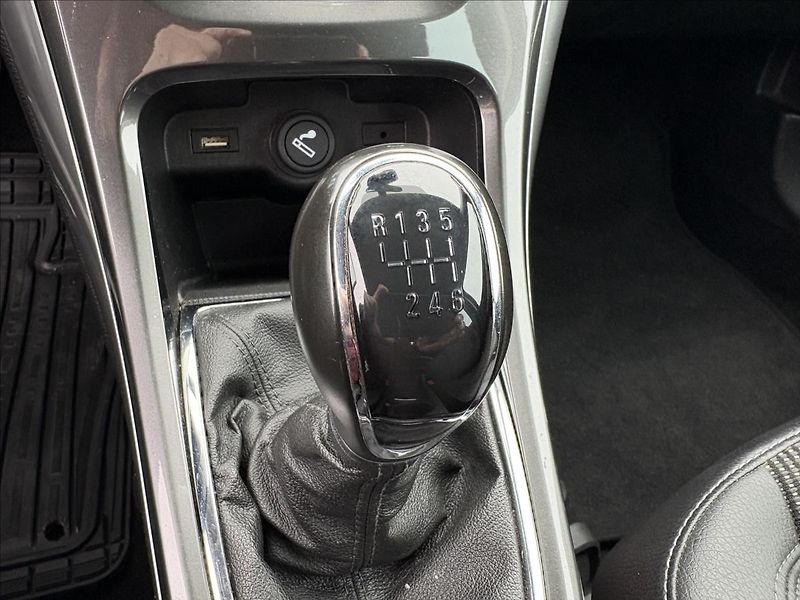 Opel Astra 1,4 iT 103kW,Xenon,Navi,Výhřev - fotka 9 z 32