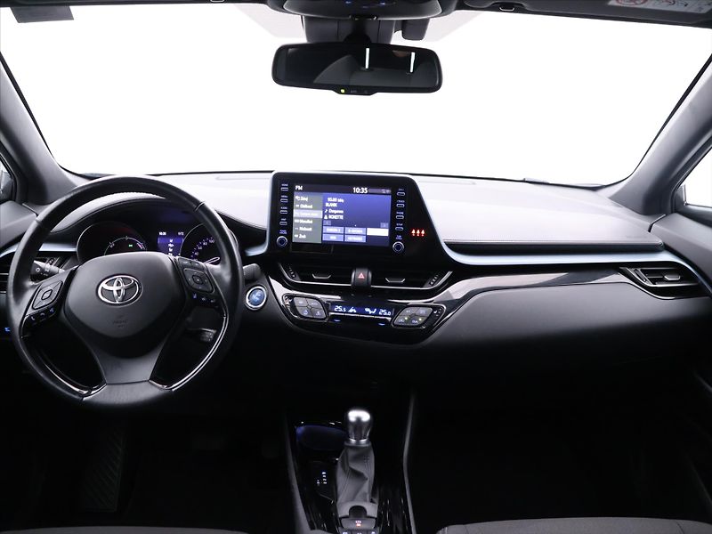 Toyota C-HR 2,0 E-CVT 112kW Executive - fotka 23 z 30