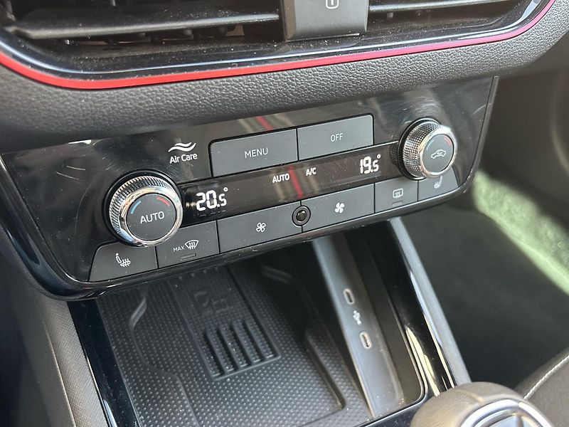 Škoda Kamiq Monte Carlo - fotka 20 z 26