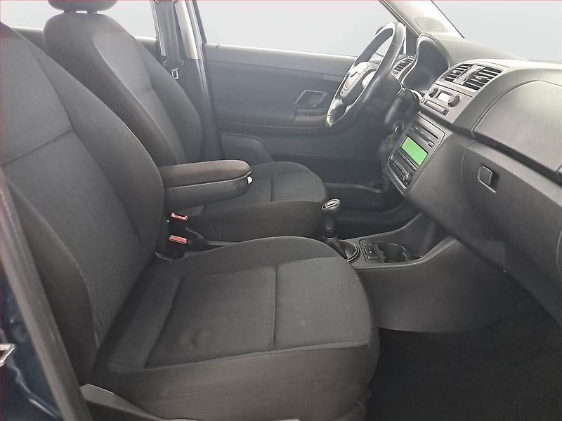 Škoda Fabia (2012) Ambition 1.2 TSI, nová STK - fotka 9 z 16