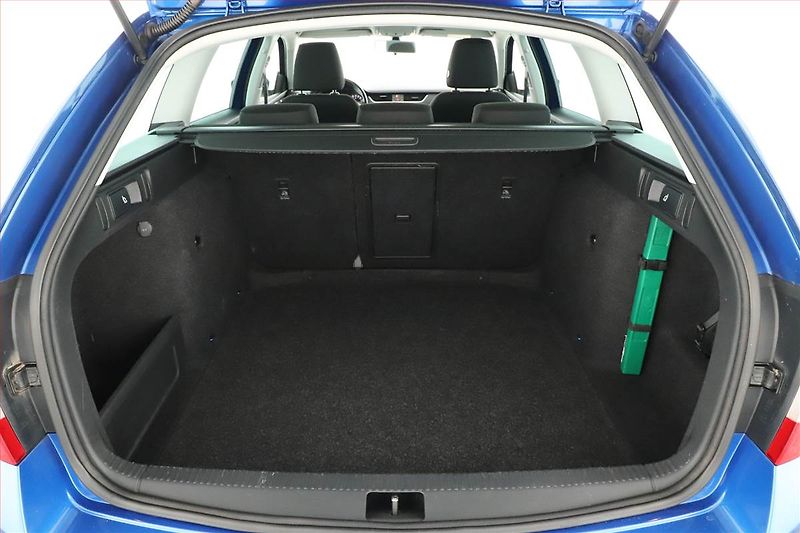 Škoda Octavia (2016) 1.6 TDI, Tempomat - fotka 17 z 17
