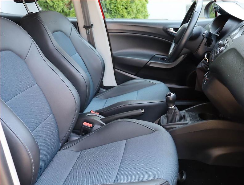 Seat Ibiza (2015) 1.2 TSI, Serv.kniha, Tempomat - fotka 9 z 16